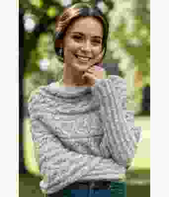 Beige Leafy skjerfgenser - Strikkia 2024-052-307