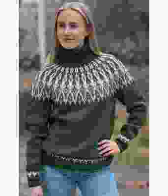 Armygrønn Tusseladdgenser med vårgrønt mønster - Linka Neumann design TLGSU-0001-3489