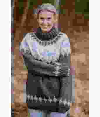 Mørk grå villmarksgenser med lyseblå poter - VGHG0010B 