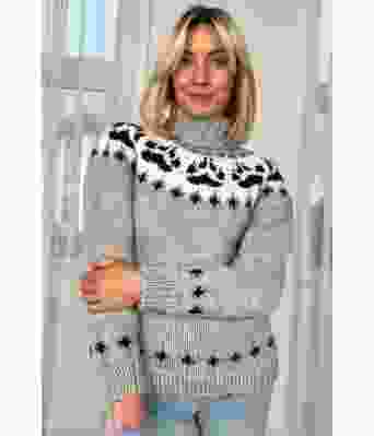 Lysegrå villmarksgenser med blått mønster - VGS0003A