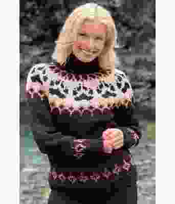 Brun villmarksgenser med beige/brunt mønster - Linka Neumann design VGVG0006