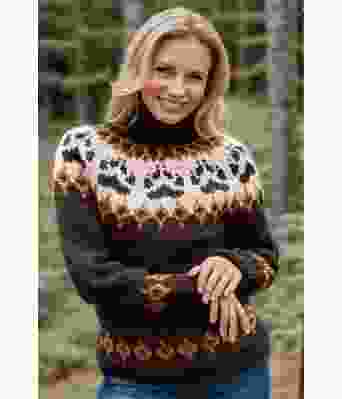 Brun villmarksgenser med beige og oker mønster - Linka Neumann design VGVG0015