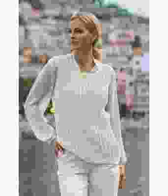 Jekt strikket vest i natur - Viking 2014-09-502