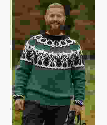 Mørkegrønn hjortegenser med svart mønster - Viking 2336-8-233203